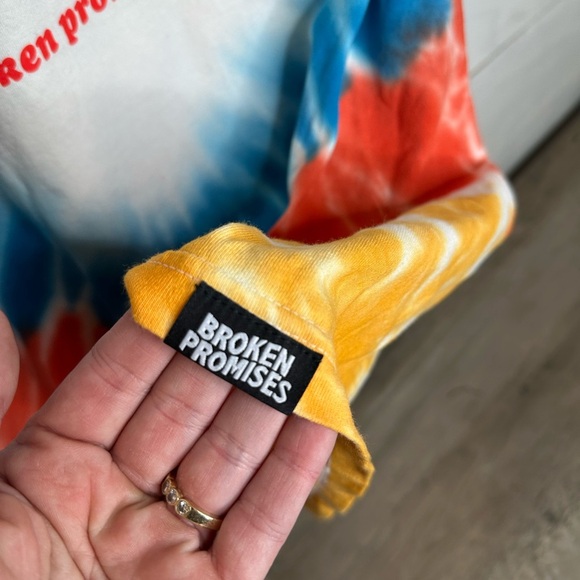 Broken Promises Garden Boy Tie Dye T-Shirt Unisex Size X-Large - Picture 5 of 7